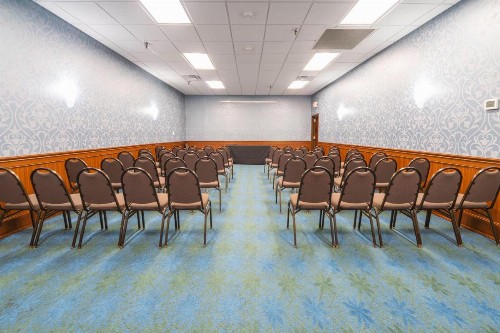 Holiday Inn Louisville East - Hurstbourne an IHG Hotel - image 9
