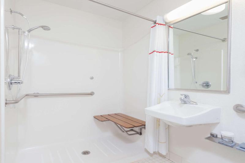 MainStay Suites Louisville Jeffersontown - image 5