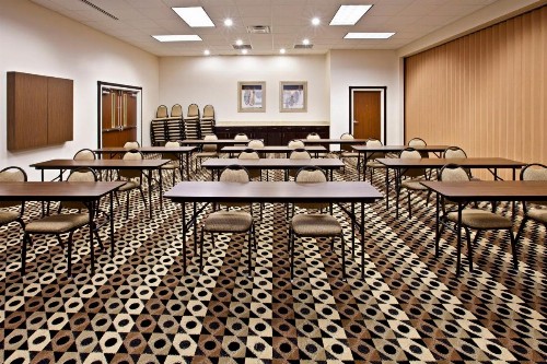 Holiday Inn Louisville Airport South an IHG Hotel - image 46