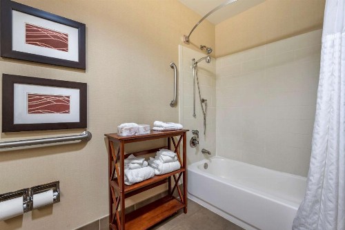 Comfort Inn Southwest Louisville - image 18