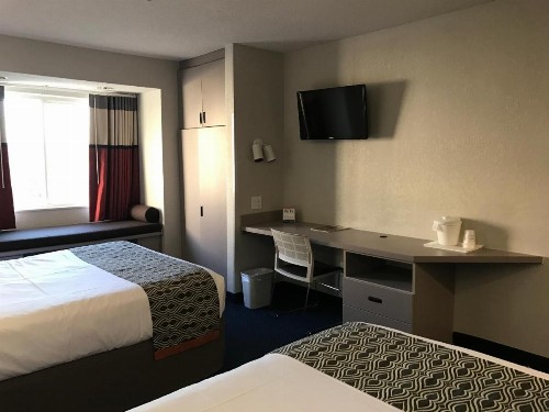 Microtel Inn By Wyndham Louisville East - image 13