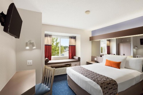Microtel Inn By Wyndham Louisville East - image 14