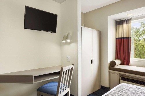 Microtel Inn By Wyndham Louisville East - image 16