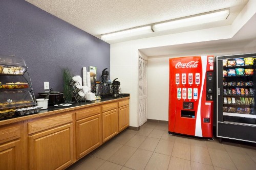 Microtel Inn By Wyndham Louisville East - image 22