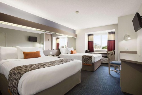 Microtel Inn By Wyndham Louisville East - image 24