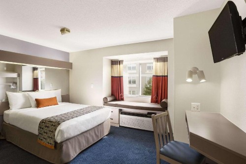 Microtel Inn By Wyndham Louisville East - image 32