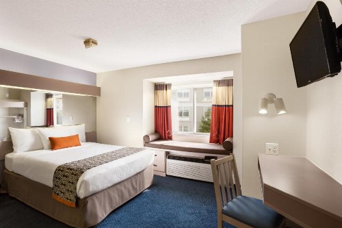 Microtel Inn By Wyndham Louisville East - image 36