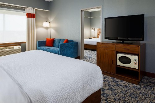 Four Points by Sheraton Louisville Airport - image 20