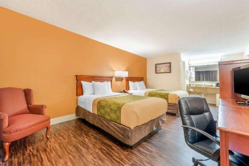Econo Lodge Downtown Louisville - image 7