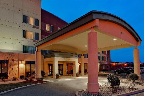 Courtyard Louisville Northeast - image 2