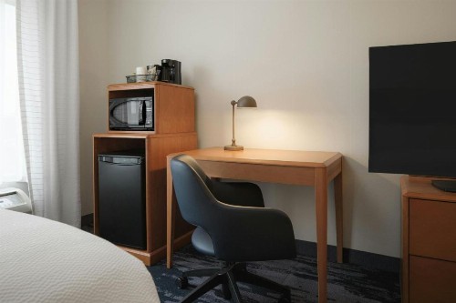 Fairfield Inn and Suites Louisville East - image 12