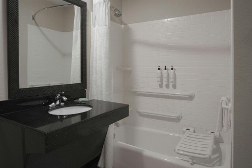 Fairfield Inn and Suites Louisville East - image 14
