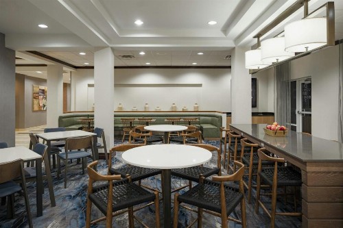 Fairfield Inn and Suites Louisville East - image 19