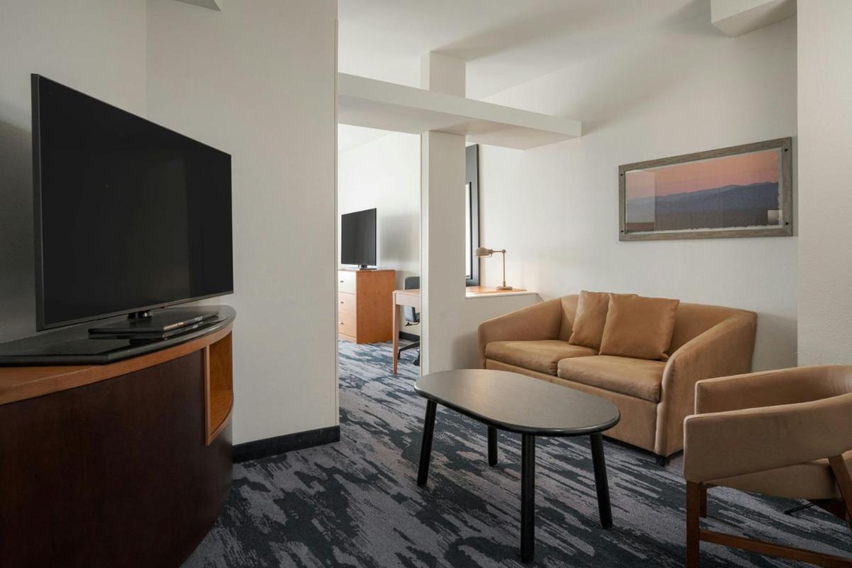 Fairfield Inn and Suites Louisville East - image 3