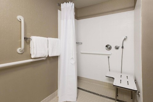 SpringHill Suites Louisville Hurstbourne/North - image 10
