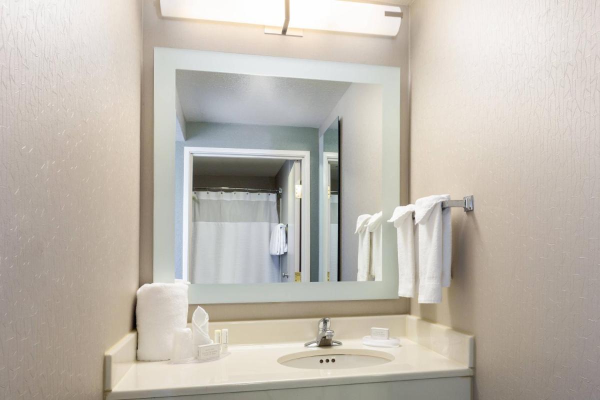 SpringHill Suites Louisville Hurstbourne/North - image 3