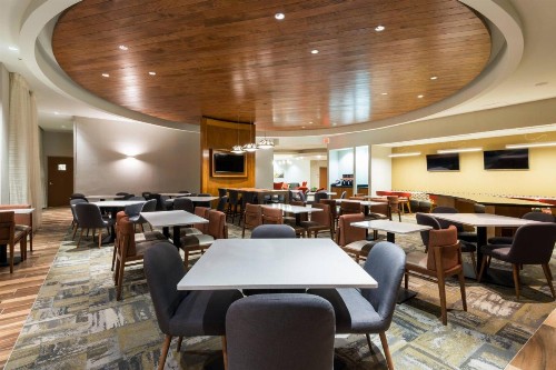 SpringHill Suites Louisville Downtown - image 13