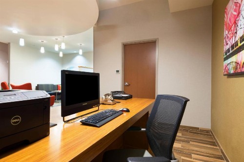 SpringHill Suites Louisville Downtown - image 3