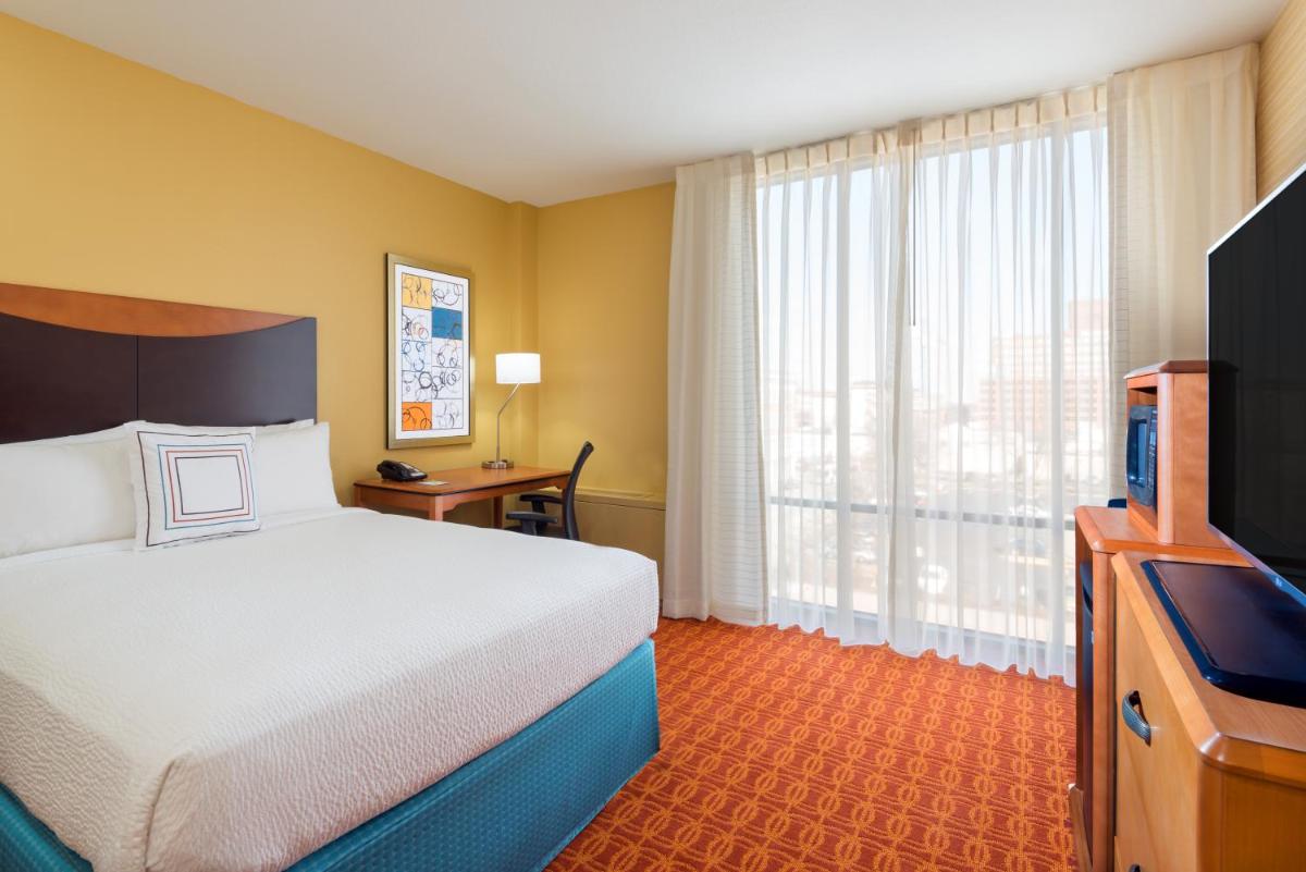 Fairfield Inn & Suites Louisville Downtown - image 2