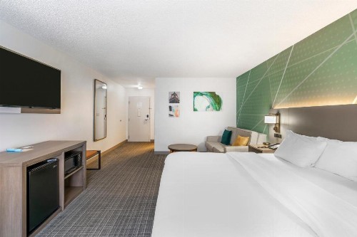 Ramada by Wyndham Louisville Expo Center - image 14