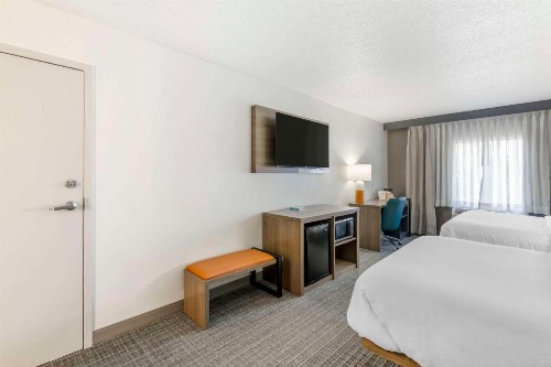 Ramada by Wyndham Louisville Expo Center - image 19