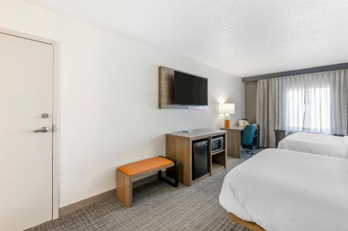 Ramada by Wyndham Louisville Expo Center - image 23