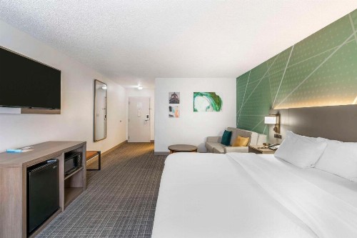 Ramada by Wyndham Louisville Expo Center - image 26