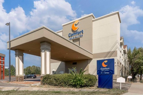 Ramada by Wyndham Louisville Expo Center - image 28