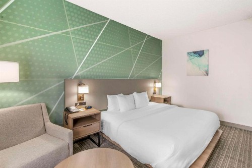 Ramada by Wyndham Louisville Expo Center - image 30