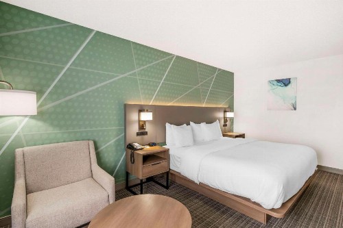 Ramada by Wyndham Louisville Expo Center - image 32