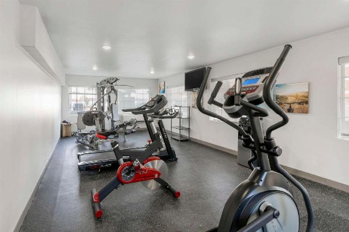 Ramada by Wyndham Louisville Expo Center - image 37