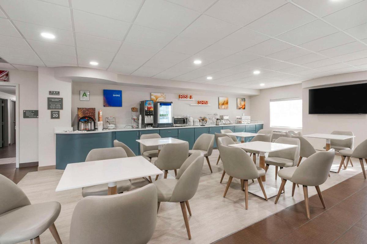Ramada by Wyndham Louisville Expo Center - image 7
