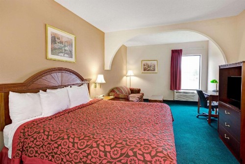 Days Inn & Suites by Wyndham Louisville SW - image 12