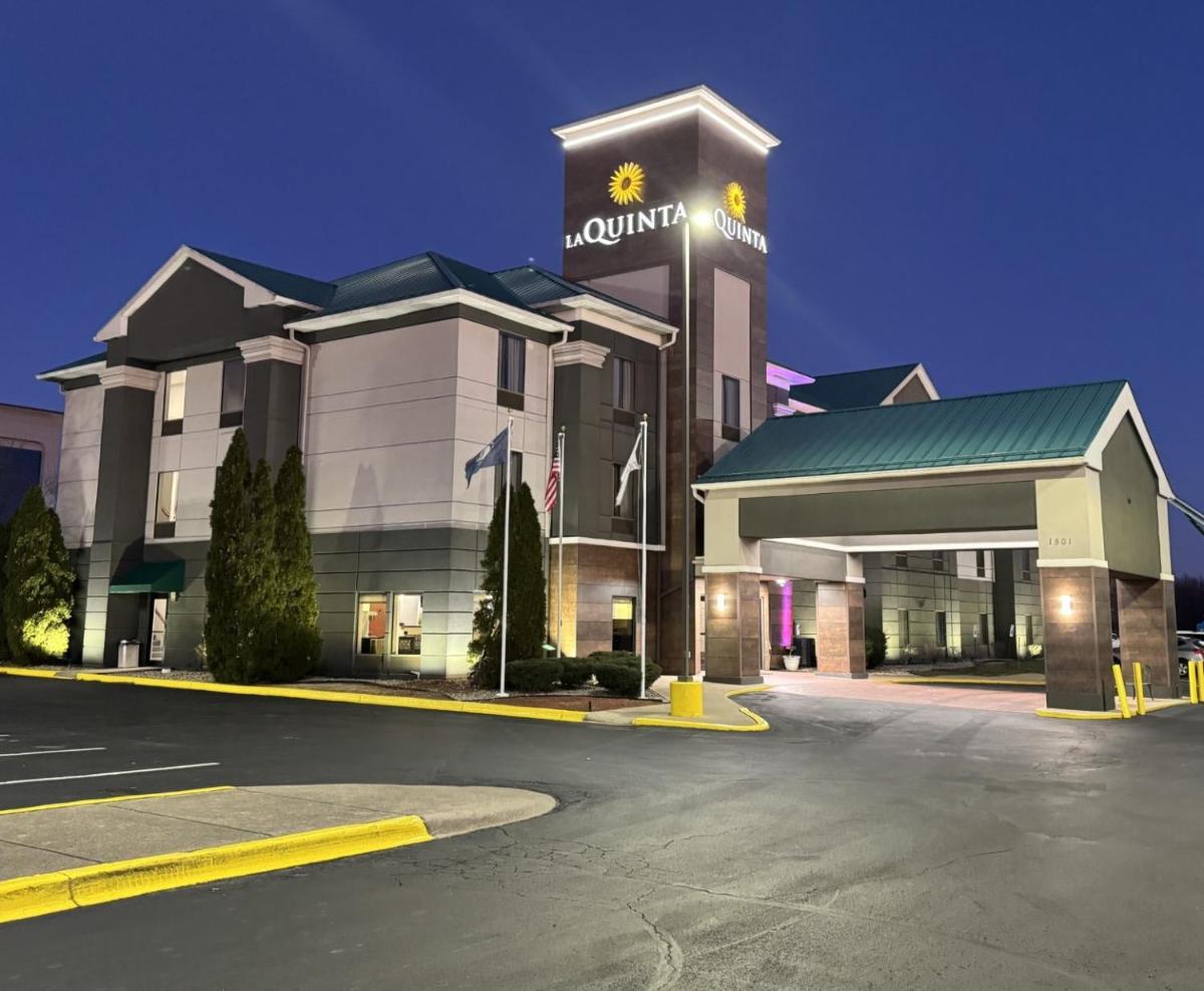 La Quinta by Wyndham Louisville - image 2