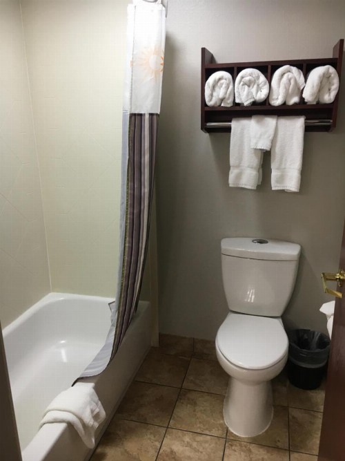 La Quinta by Wyndham Louisville - image 22