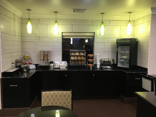 La Quinta by Wyndham Louisville - image 25