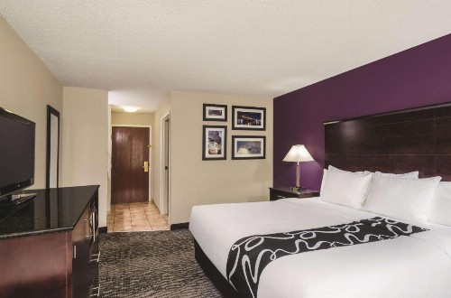 La Quinta by Wyndham Louisville - image 36