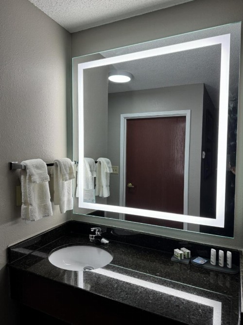 La Quinta by Wyndham Louisville - image 41