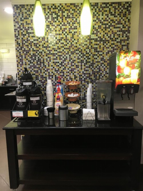 La Quinta by Wyndham Louisville - image 6