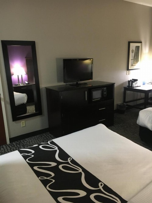 La Quinta by Wyndham Louisville - image 7