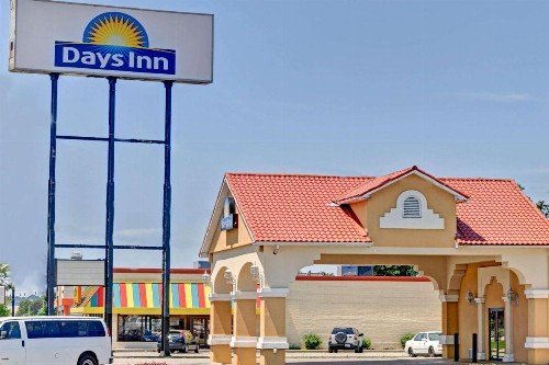 Days Inn by Wyndham Louisville Airport Fair and Expo Center - image 27