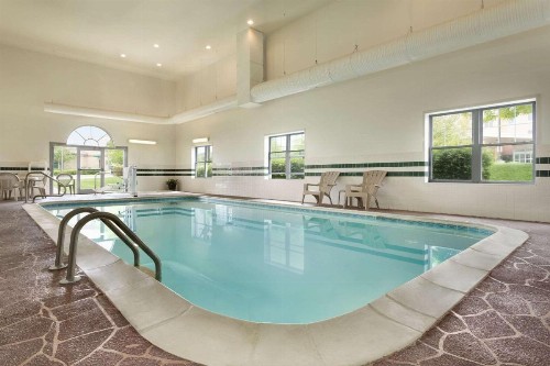 Country Inn & Suites by Radisson Louisville East KY - image 11