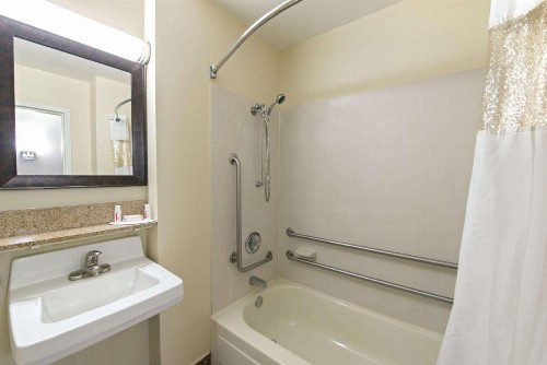 Baymont by Wyndham Louisville East - image 10
