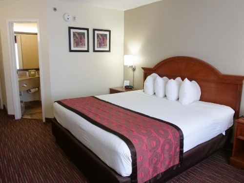 Baymont by Wyndham Louisville East - image 23