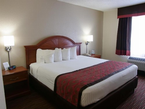 Baymont by Wyndham Louisville East - image 35