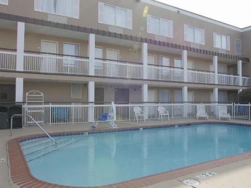 Baymont by Wyndham Louisville East - image 44
