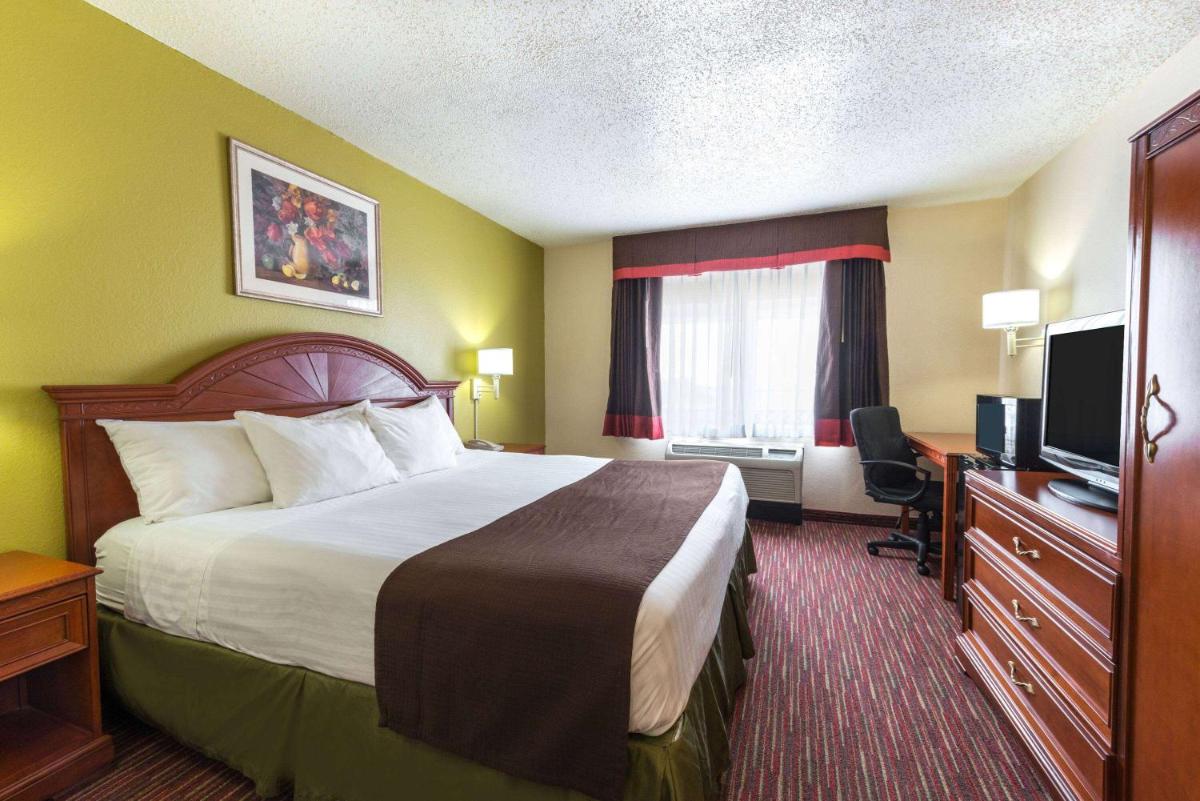 Baymont by Wyndham Louisville East - image 7