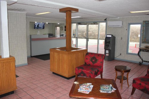 Red Carpet Inn - Louisville - image 13