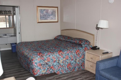 Red Carpet Inn - Louisville - image 20