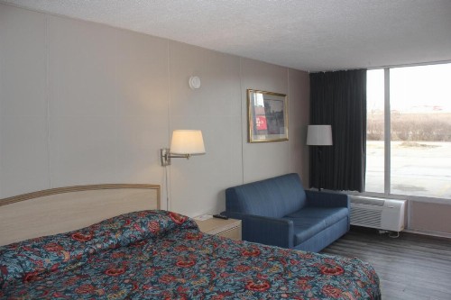Red Carpet Inn - Louisville - image 23